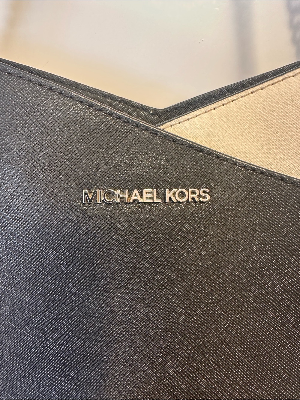 Michael Kors Jet Set Large Saffiano Leather Shoulder Bag - Picture 3 of 9
